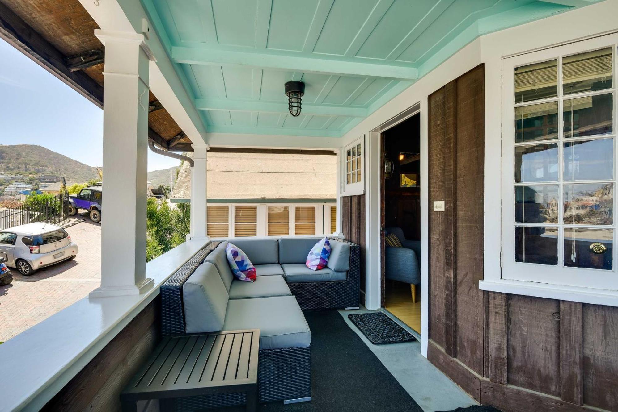 Charming Catalina Gem With Deck Walk To The Beach! 아발론 외부 사진