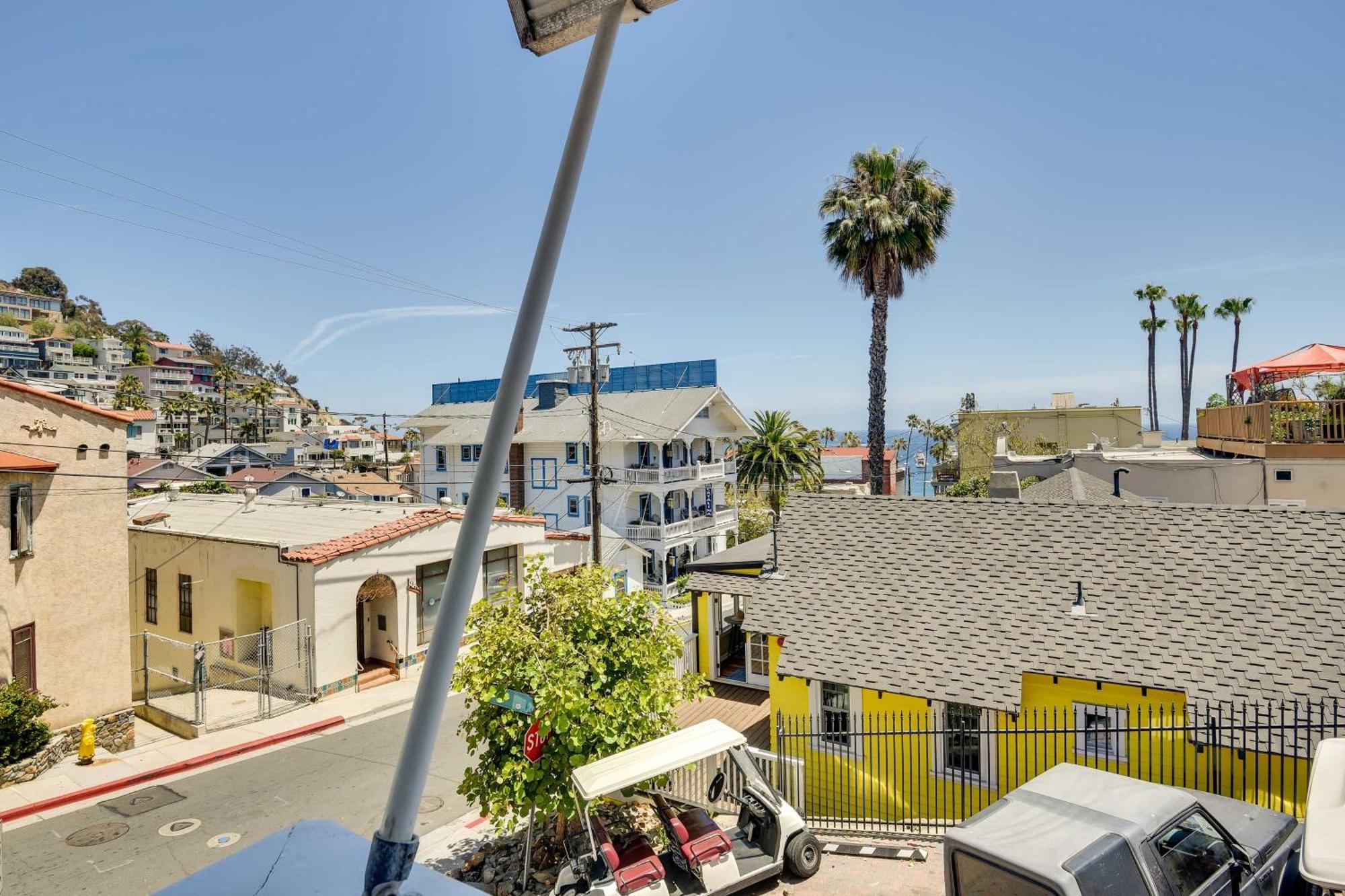 Charming Catalina Gem With Deck Walk To The Beach! 아발론 외부 사진