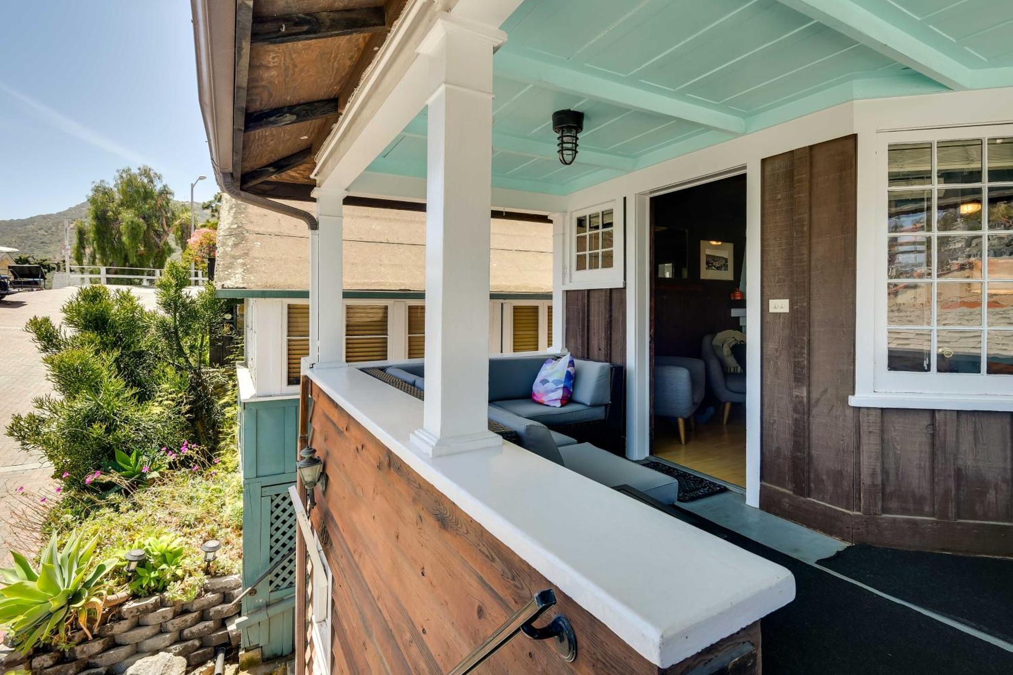 Charming Catalina Gem With Deck Walk To The Beach! 아발론 외부 사진