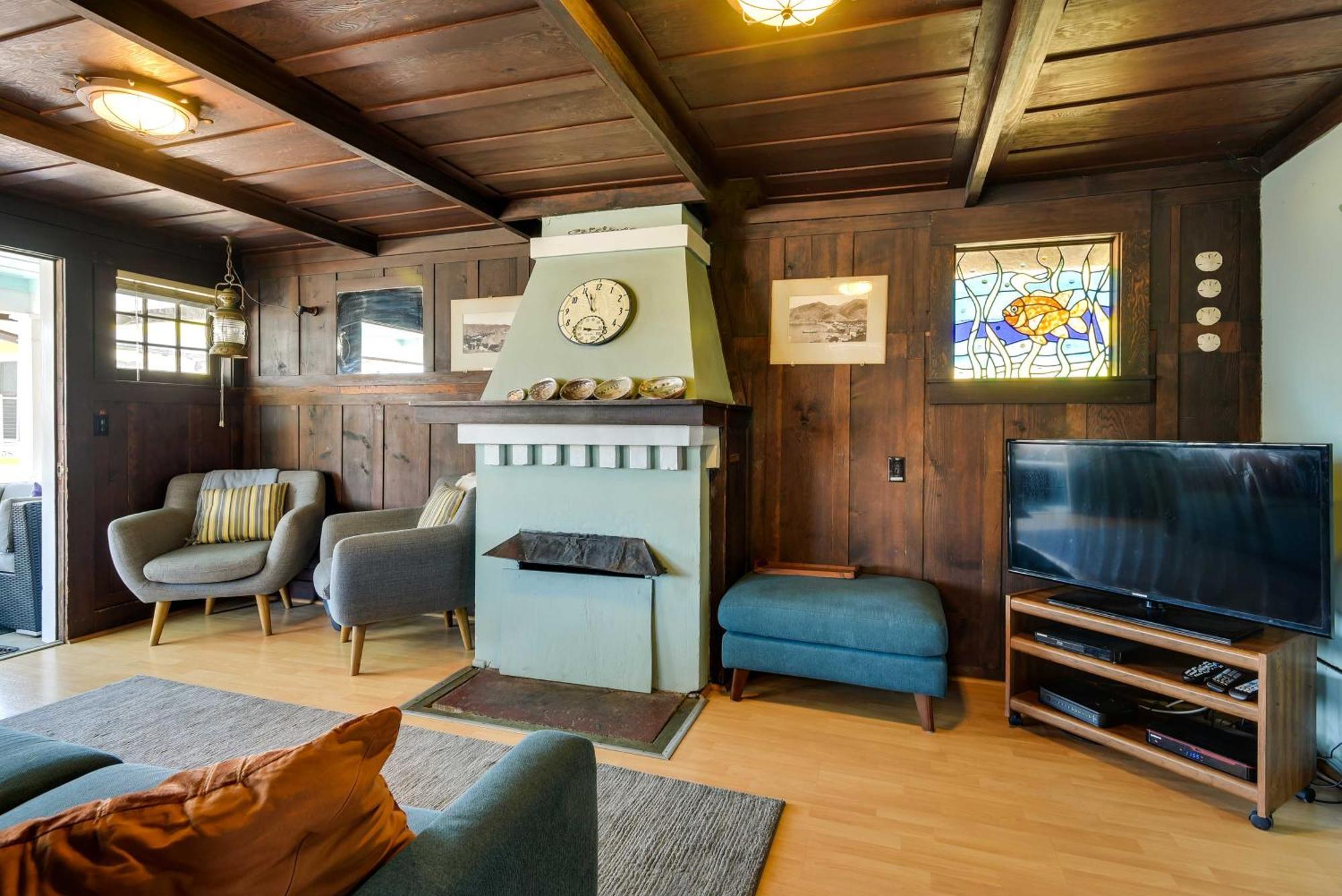 Charming Catalina Gem With Deck Walk To The Beach! 아발론 외부 사진