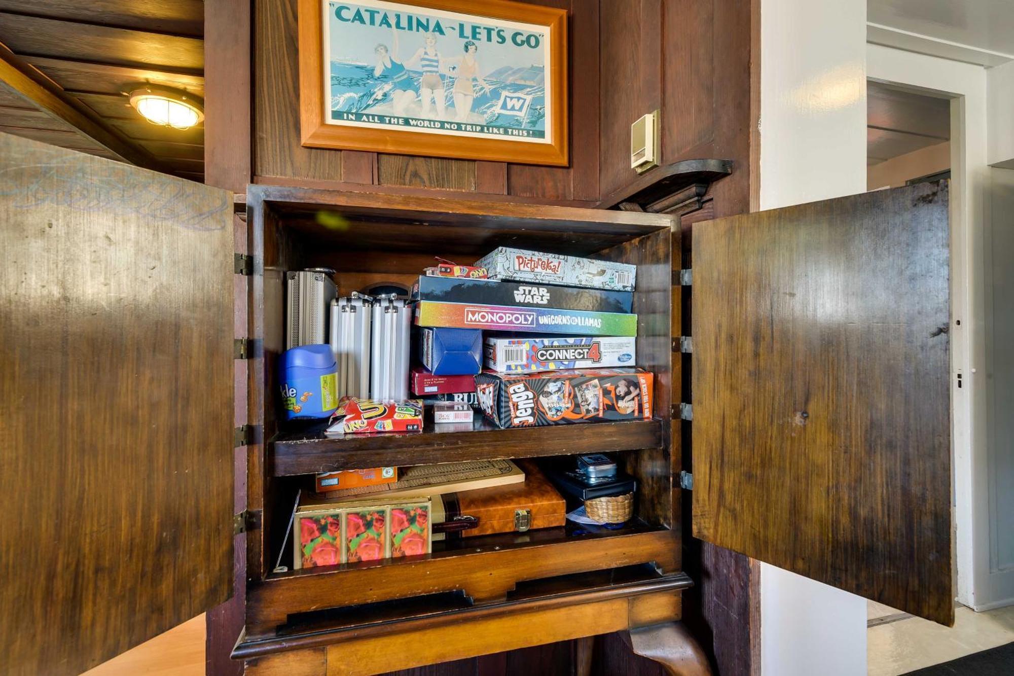 Charming Catalina Gem With Deck Walk To The Beach! 아발론 외부 사진
