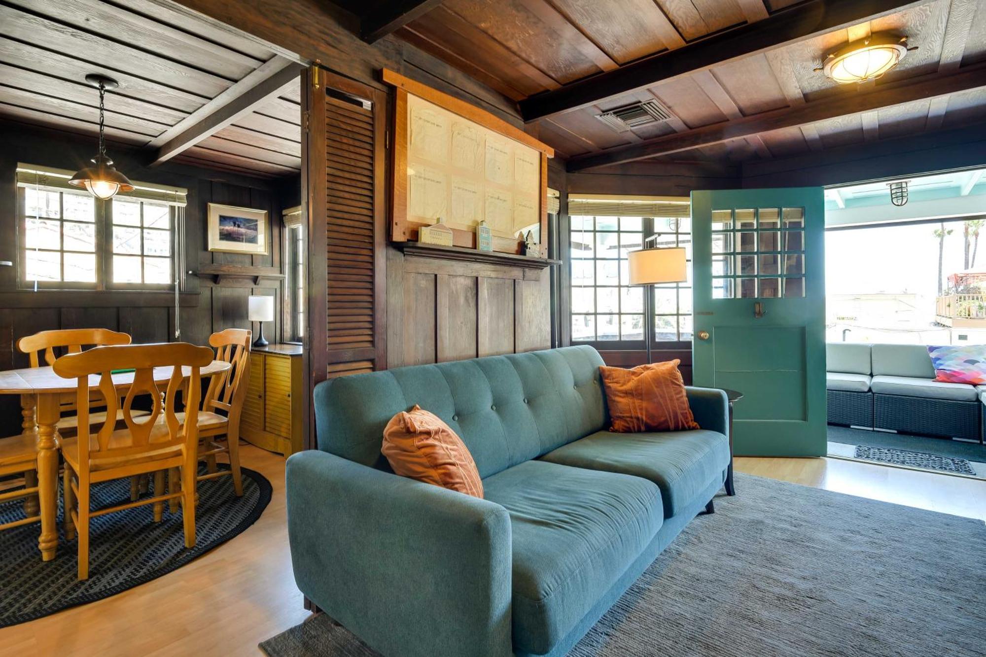 Charming Catalina Gem With Deck Walk To The Beach! 아발론 외부 사진